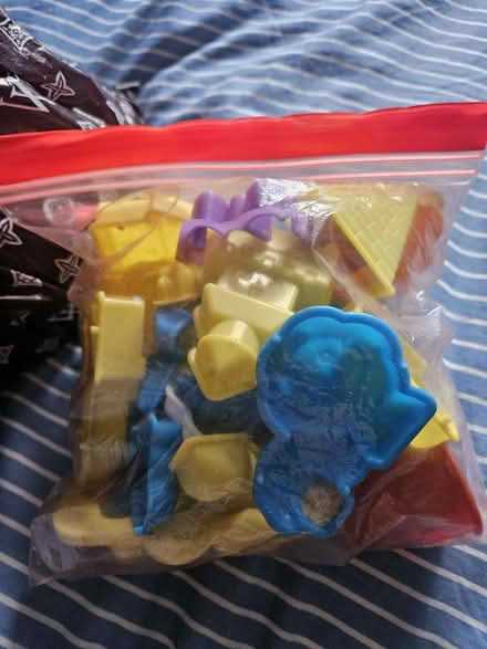 Photo of free Used kinetoc sand and molds (CR0) #2