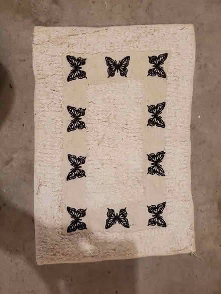 Photo of free Cloth welcome mat (Downtown Bothell) #1