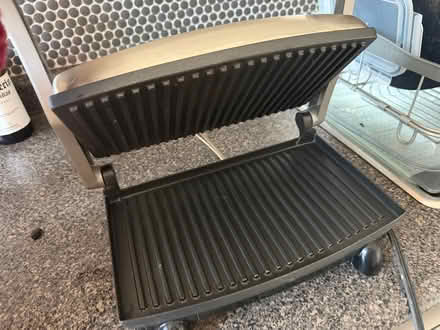 Photo of free Small grill (Hwy 7 and 9th Line Markham) #1