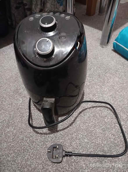 Photo of free Damaged air fryer for parts (Whitson Road EH11) #1