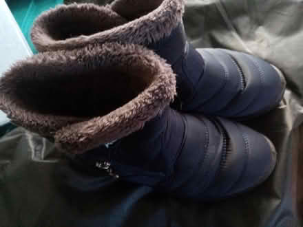 Photo of free Women's winter boots navy UK 7? (Biggleswade) #1