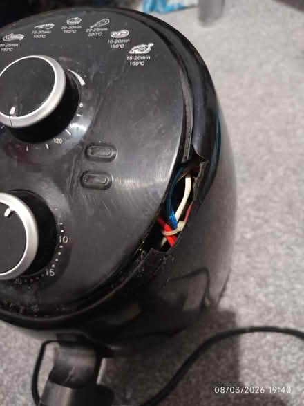 Photo of free Damaged air fryer for parts (Whitson Road EH11) #2