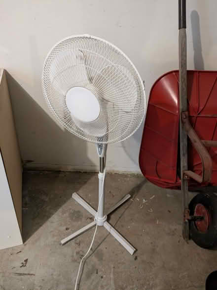 Photo of free Adjustable height fan (Downtown Bothell) #1