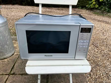Photo of free Panasonic 20L microwave (Cookham Dean, SL6) #1