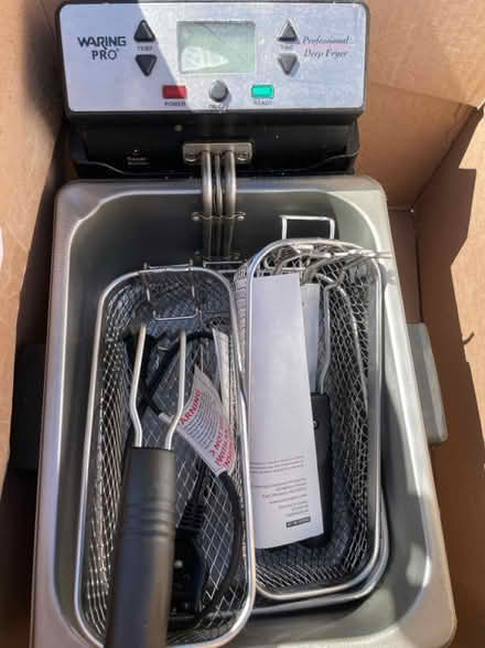 Photo of free Warning Pro Deep Fryer electric usd (64 Martens Blvd, San Rafael) #1