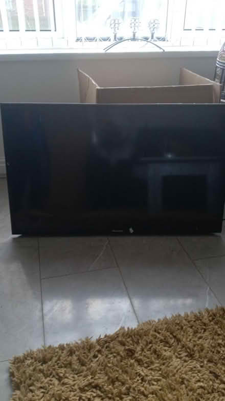 Photo of free Tv an brackets (B23) #1