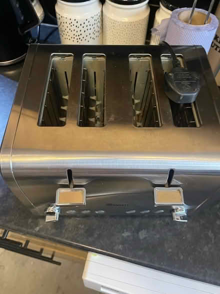 Photo of free 4 slice toaster (Welton HU15) #2