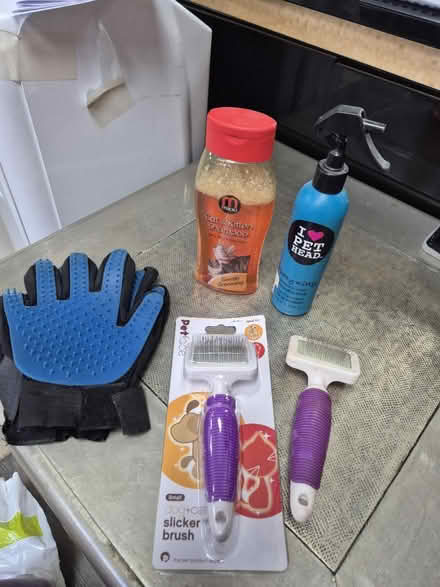 Photo of free Cat grooming items (W1h 1ju) #1