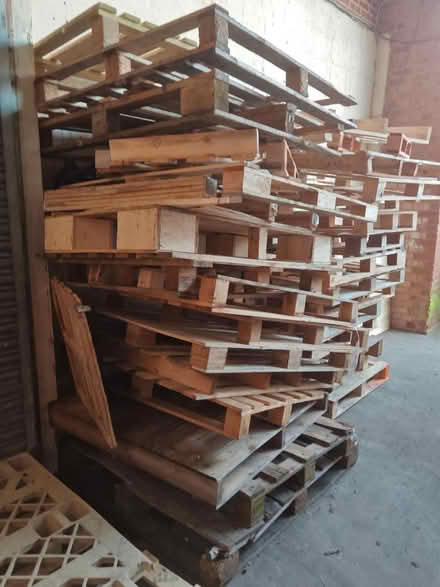 Photo of free Wooden pallets various sizes (Greenford ub6) #1