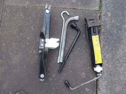 Photo of free 2x Car jacks (Heald Green SK8) #2