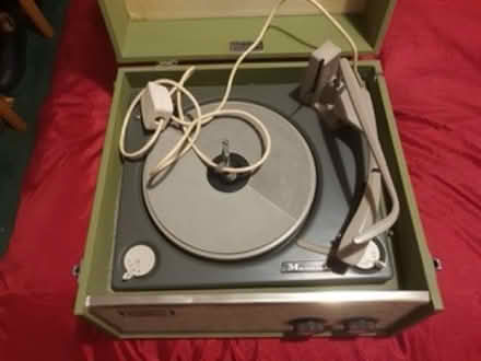 Photo of Old record player (16 rpm) (St James’s Square, Bath) #1
