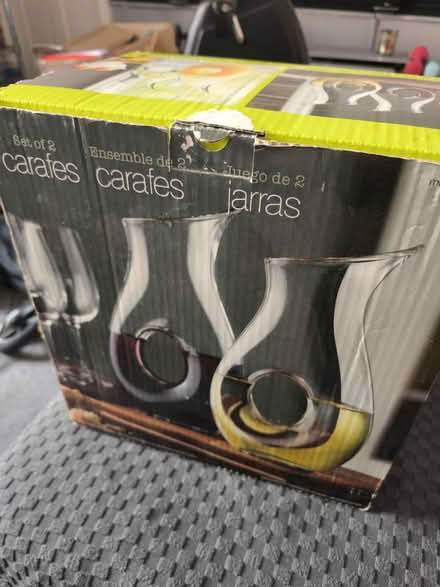 Photo of free New set of 2 carafes /jars (Ilford IG1) #1