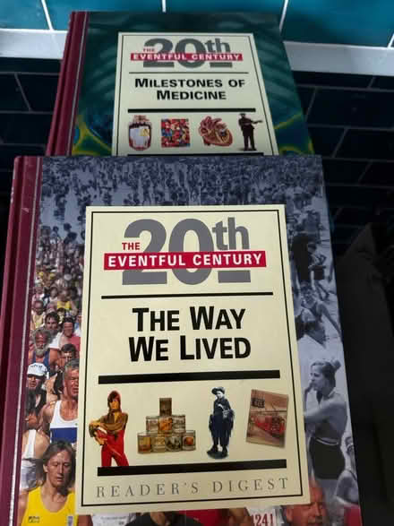 Photo of free Readers Digest Fact Books (Hatfield AL10) #3