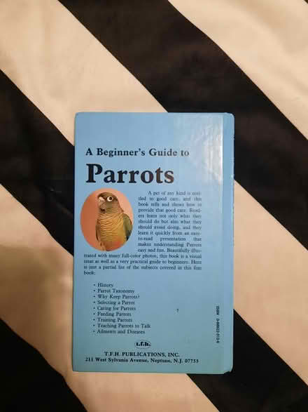 Photo of free A beginners guide to parrots (book) (Bramley LS13) #2