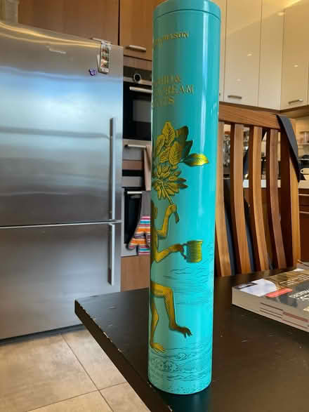 Photo of free Fortnum and Mason biscuit tin (Hampstead, mw3) #1