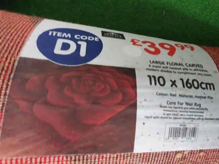 Photo of free Brand new red rug (Hemel Hempstead HP2) #2