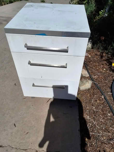 Photo of free 3 drawer set (Redlands) #1
