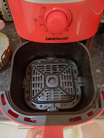 Photo of free Red Daewoo Air Fryer - Good working order (Witney OX28) #4