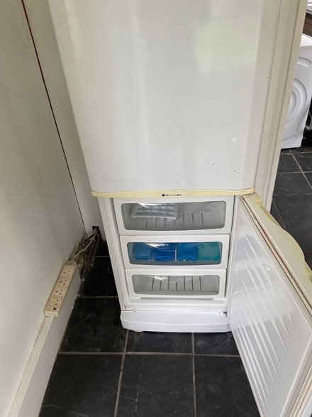 Photo of free LG fridge-freezer (Tulse Hill SW2) #3