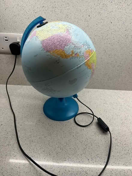 Photo of free Light up globe (BA2) #1