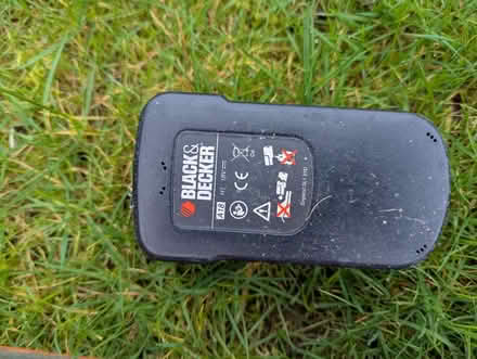 Photo of free Black and Decker hedge trimmer (Kenpshott RG22) #2