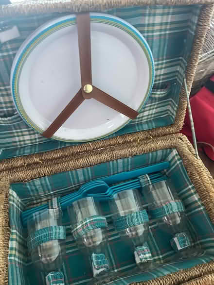 Photo of free Picnic basket with set (Spinney hill NN3) #1