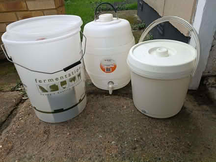 Photo of free Beer brewing kit (Leigh Beck SS8) #1