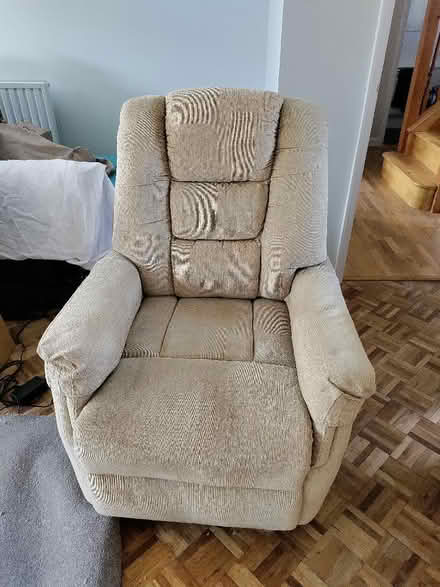 Photo of free Riser recliner dual motor (Bray SL6) #1