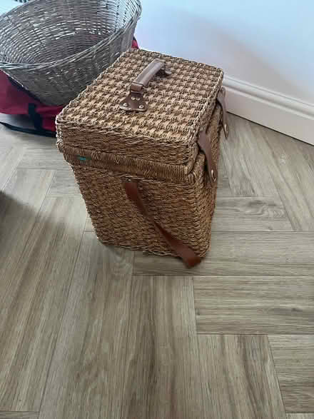 Photo of free Picnic basket with set (Spinney hill NN3) #2