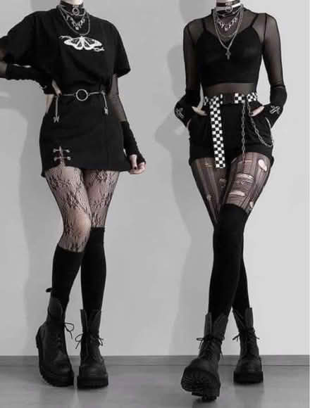 Photo of Searching for grunge clothing (Brun) #1