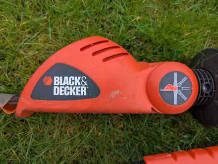 Photo of free Black and Decker hedge trimmer (Kenpshott RG22) #3
