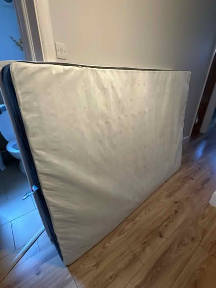 Photo of free Double mattress (Raynes Park SW20) #4