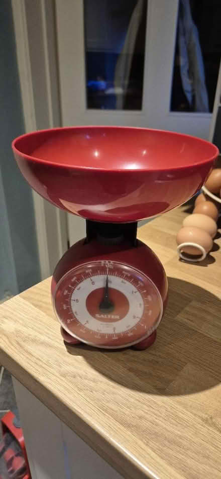 Photo of free Red Salter kitchen scales (Leeds LS8) #1
