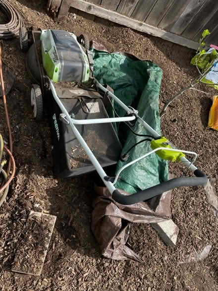 Photo of free Electric lawnmower (Downtown Mountain View) #1