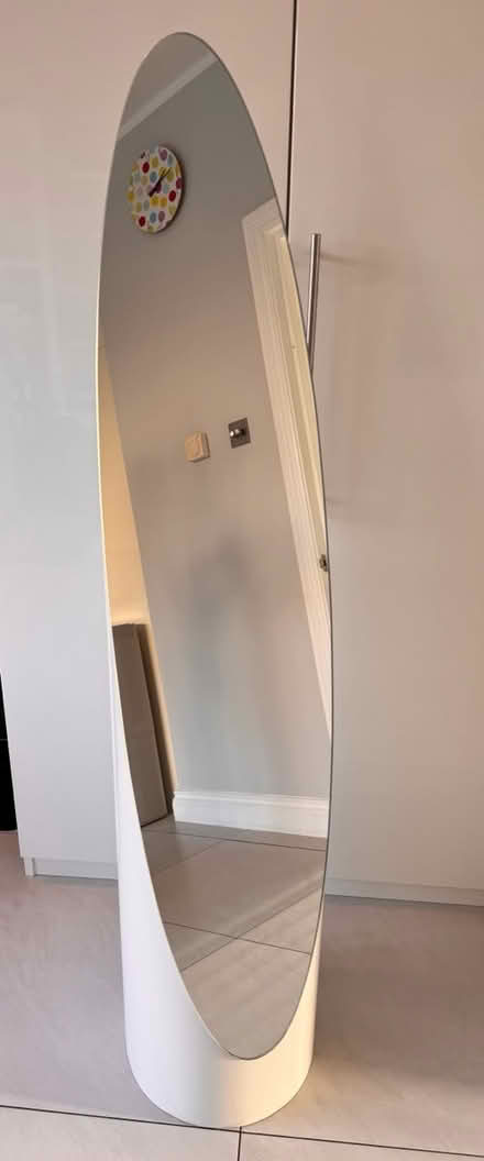 Photo of free Freestanding Mirror - pick up today (East Sheen, London SW14) #1