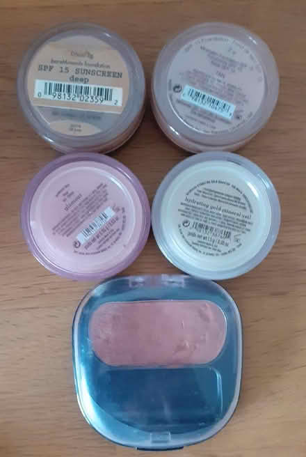 Photo of free Makeup pots/eye liners in Toilet bag (Enfield EN2) #2