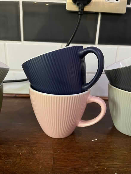 Photo of free Set of 6 mugs (GU9) #3