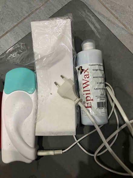 Photo of free Electric waxing kit (CR8) #1