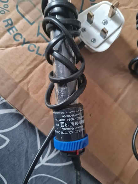 Photo of free A heater and light for fish tank (Ct118ej) #2