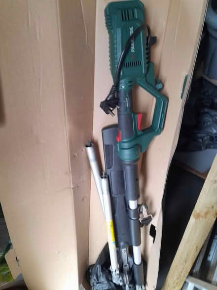 Photo of free Repaires or spares hedge trimmer (SW Edinburgh EH14) #1