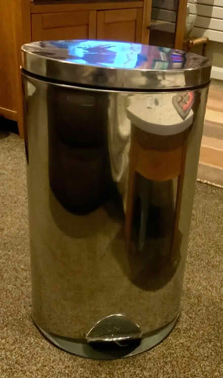 Photo of free Large peddle bin (Waterlooville PO7) #1