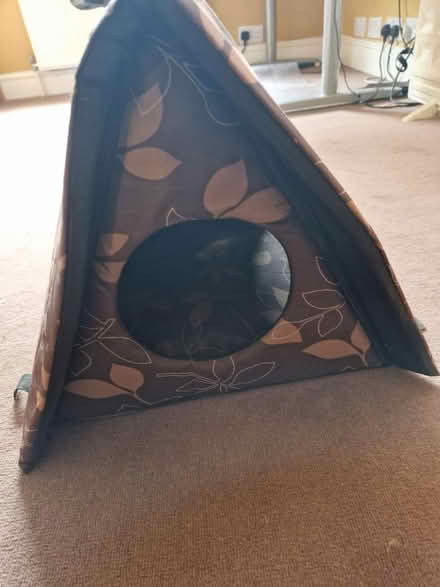 Photo of free Outdoor animal shelter (SW8) #3