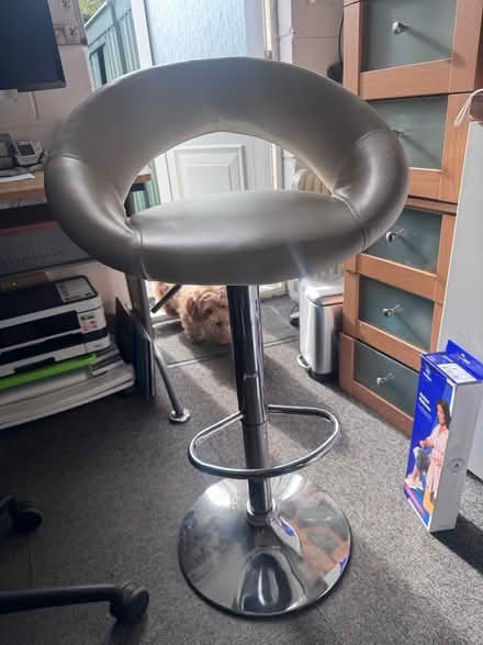 Photo of free White leather bar stool (Anerley SE20) #1