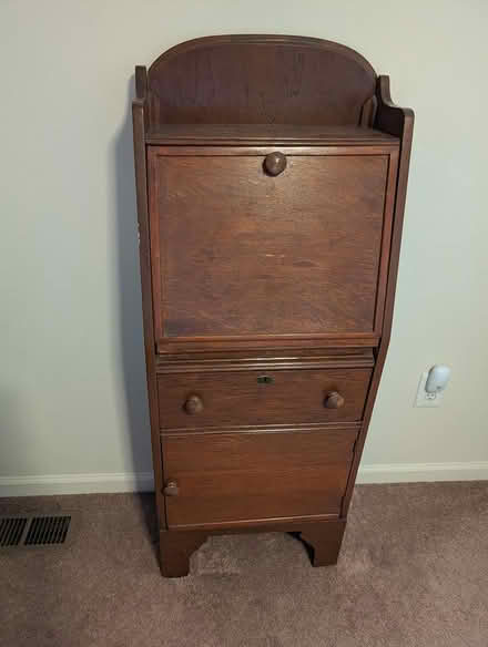 Photo of free Cute little cabinet (Near Wegmans Allentown) #1