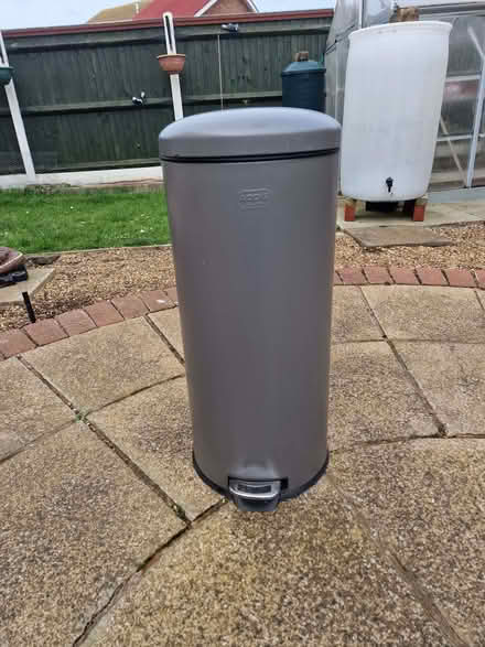 Photo of free FLIP up lid Waste Bin (CT14) #1
