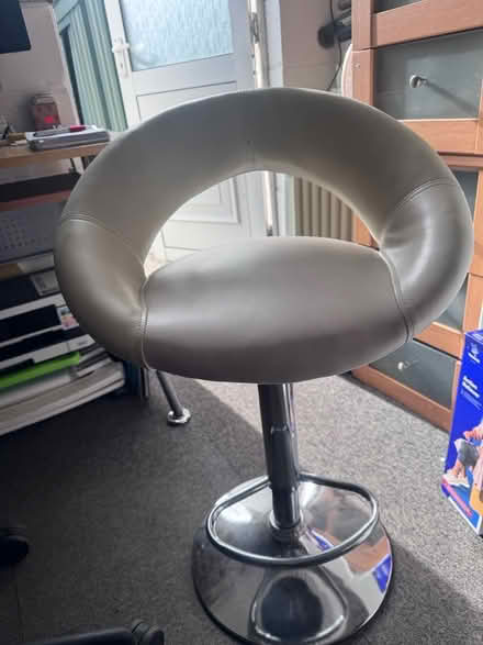 Photo of free White leather bar stool (Anerley SE20) #2