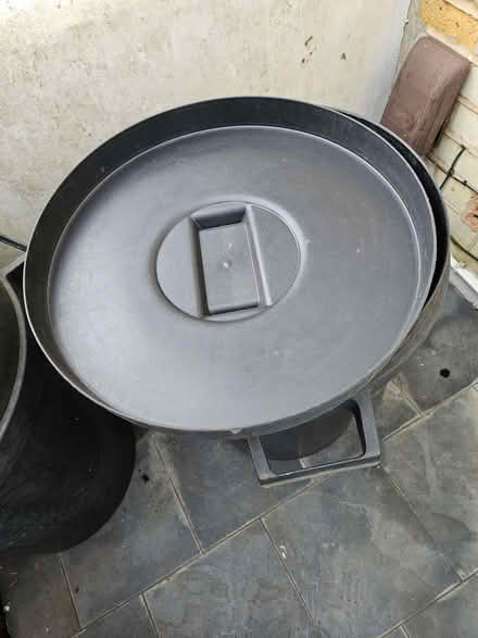 Photo of free Dustbin: Bin for outside (Wandsworth Common SW11) #2