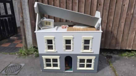 Photo of free Childs doll house (West Croydon CR0) #1