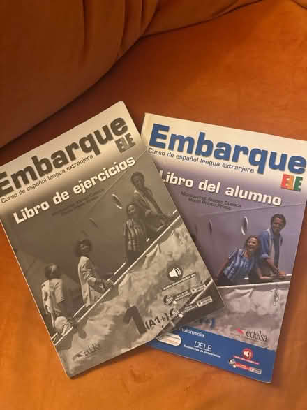 Photo of free Beginners Spanish books (Harringay N4) #1
