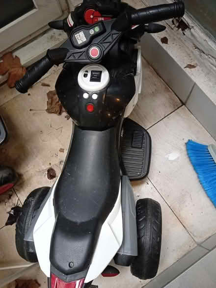 Photo of free Kids champ motorbike (no charger) (Richmond TW9) #3